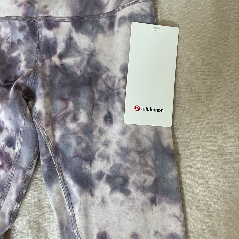 Women’s Lululemon high rise leggings. NWT
